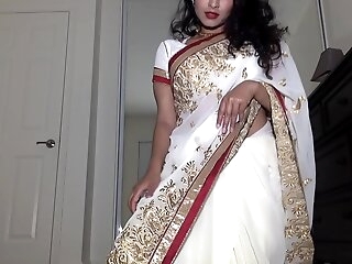 Desi Dhabi in Saree acquiring Naked and Plays with Hairy Pussy