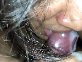 Sexiest Indian Lady Closeup Horseshit Sucking with Sperm in Mouth